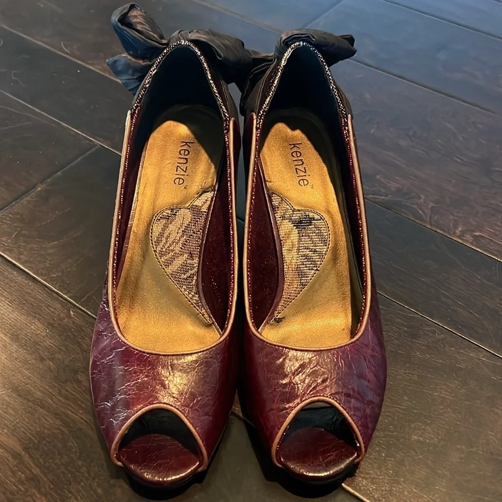 Kenzie wedge 8M